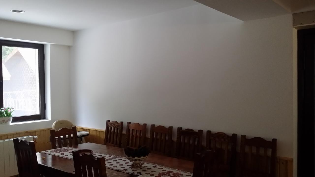 Cabana Barlogul Lupilor Villa Berevoesti Ngoại thất bức ảnh