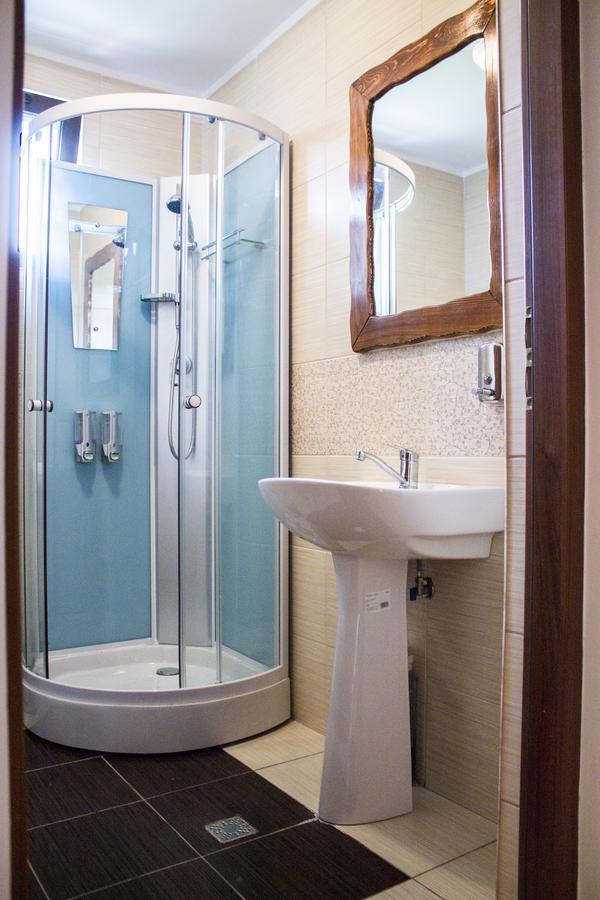 Cabana Barlogul Lupilor Villa Berevoesti Ngoại thất bức ảnh