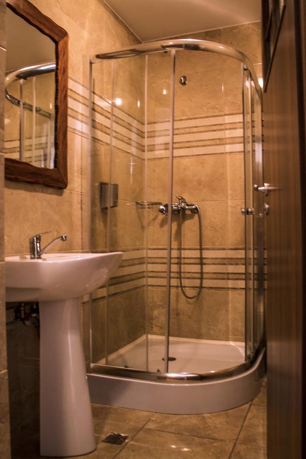 Cabana Barlogul Lupilor Villa Berevoesti Ngoại thất bức ảnh